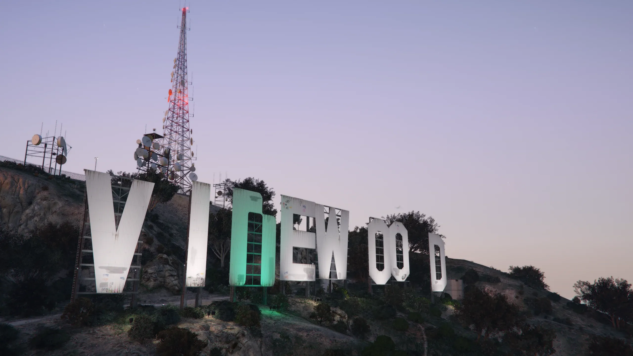 nopixel V key art � Vinewood sign
